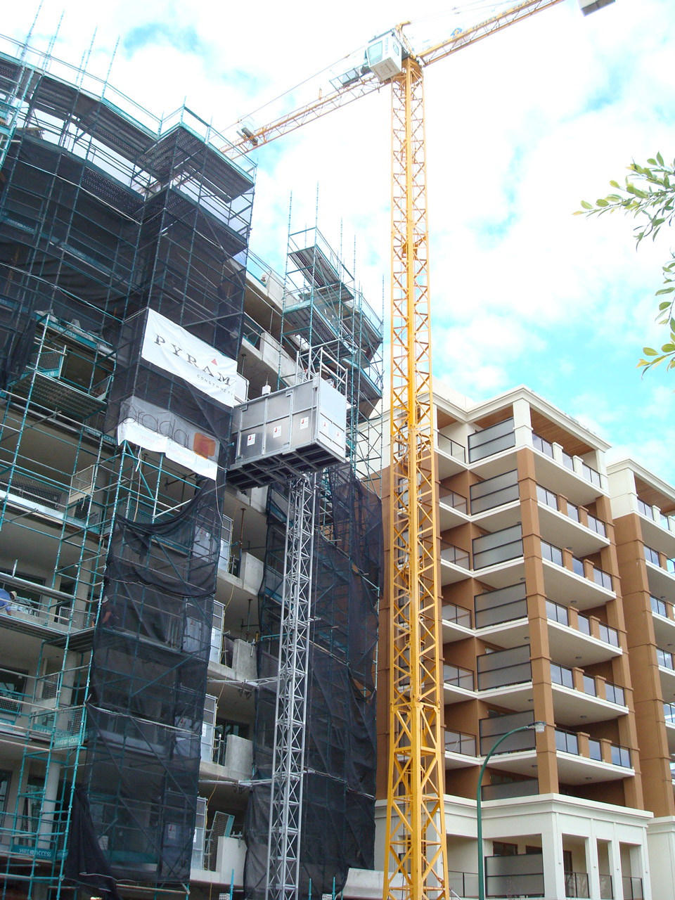 PT1500 1500KG Man & Materials Hoist De Jong Hoists (Aus)