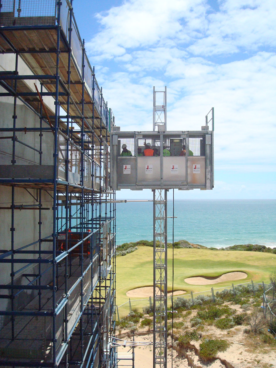 PT1500 1500KG Man & Materials Hoist De Jong Hoists (Aus)